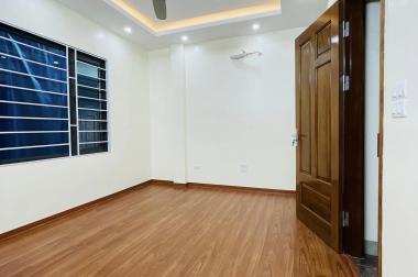 Bán nhà Trường Chinh 40m2 5 tầng, mặt tiền 4.2m, giá 7.35 tỷ có thương lượng.