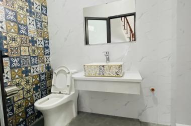 Bán nhà Trường Chinh 40m2 5 tầng, mặt tiền 4.2m, giá 7.35 tỷ có thương lượng.