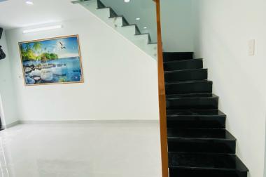  Bán nhà 1 trệt 1 lầu đường 8 linh xuân , dt 40m2 , giá 2.7 tỷ
