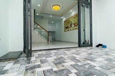  Bán nhà 1 trệt 1 lầu đường 8 linh xuân , dt 40m2 , giá 2.7 tỷ