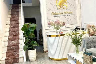 Tôi cần cho thuê lâu dài nhà 4 tầng đã làm nội thất rất đẹp để phục vụ kinh doanh