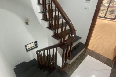 Bán nhà ngay ngã tư Lò Đúc Trần Khát Chân DT 48m2x5T lô góc ô tô đỗ cách 20m giá 4,2 tỷ