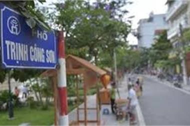 Chính chủ bán nhà mặt ngõ Trịnh Công Sơn 88m2, căn góc, ôtô 7 chỗ vào thoải mái