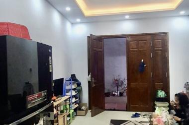 Cần bán gấp! nhà Bồ Đề, Long Biên 35m2 x5T. Nhà mới ở luôn. Giá chỉ hơn 3 tỷ.