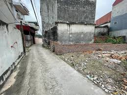 Chính chủ  bán gấp mảnh đất mặt QL 2C Sơn Dương Tuyên Quang. Nhà đẹp kinh doanh được. Giá chỉ 15
