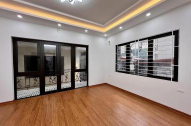 Bán Nhà Cầu Giấy , Oto, Lo Góc, 60m2, Mt5 7.7 tỷ