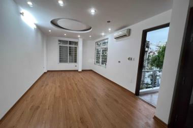 Cho thuê nhà nguyên căn, ngay mặt Hồ Đầm Tròn (SN 110, ngõ 135, Đội Cấn, Ba Đình, Hà Nội)