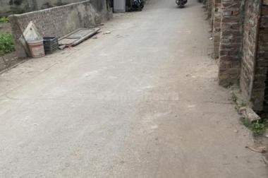 Tôi cần tiền bán mảnh đất tại Tuyên Quang. Kinh doanh được. giá chỉ 25 tr/m2. Cách cây xăng QL2C