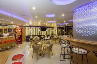 Bán khách sạn Hồ Nghinh, Sơn Trà - Giá rẻ bất ngờ - 1xx tỷ.