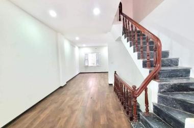 Bán nhà Trần Duy Hưng 50m x 5 tầng, mt: 4m