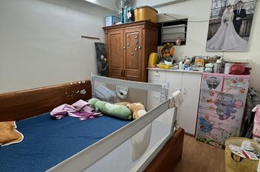 Chủ nhà cần bán căn hộ vp5 Linh Đàm, 59m2, 2 phòng ngủ, 2 phòng vs, nhà đẹp, sổ đỏ chính chủ, giá rẻ bất ngờ 