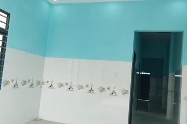 Bán 2 nhà sát chợ, ở bên cạnh trường học, tiện nghi tất cả
