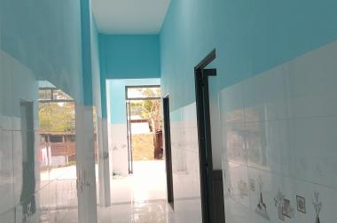 Bán 2 nhà sát chợ, ở bên cạnh trường học, tiện nghi tất cả