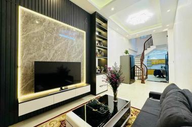 Bán Nhà Ngã Tư Sở - Ba Bước Ra Phố - Gần Ô Tô – Mới DT 38m2x 5 Tầng 3.2 tỷ - 0352869328