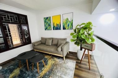 NHÀ ĐẸP CHỦ TẶNG TOÀN BỘ NỘI THẤT XỊN XÒ - NHÀ 3 MẶT THOÁNG 