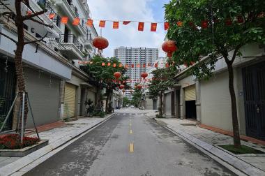 1999 tr sở hữu căn hộ cao cấp 2n 2wc 74m2 tầng trung tại Trâu Quỳ, Gia Lâm. Lh 0398381708
