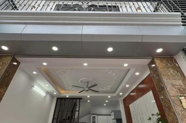 Bán Nhà Định Công Hạ - Hoàng Mai , DT : 40m2 , 5 Tầng , Giá Hơn 4 Tỷ 