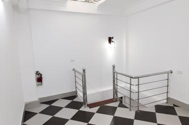 Giá nhỉnh 2 tỷ. Nhà đẹp vị trí trung tâm. Ngọc Lâm, Long Biên, 4 tầng