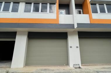 Cần Bán Gấp Căn Shophouse 1 trệt 2 lầu mặt tiền chính kinh doanh
