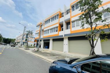 Cần Bán Gấp Căn Shophouse 1 trệt 2 lầu mặt tiền chính kinh doanh