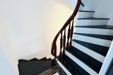 Chính Chủ Bán Nhà Ngã Tư Sở - 6 Tầng x 37m2  - ô tô đỗ cổng - 3 tỷ 78