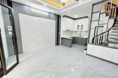 Chính Chủ Bán Nhà Ngã Tư Sở - 6 Tầng x 37m2  - ô tô đỗ cổng - 3 tỷ 78