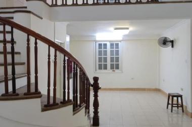 Bán nhà Lạc Long Quân: Ngõ oto, thông Võ Chí Công. Nội thất cơ bản. 45m2x5T Giá: 5.1 tỷ