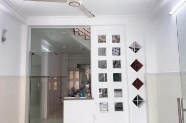Cần bán nở hậu, 3 tầng đối diện HADO CENTROSA, P11, Q10 giá 9.99 tỷ. 