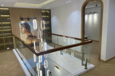 Penhouse đường Nguyễn Trãi, 235m2, chủ nhà để không ở, đủ đồ xịn, 9.4 tỷ