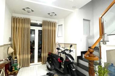 Cần bán gấp nhà Nguyễn Phúc Chu,3 tầng BTCT, DT 4x13, giá 5tỷ4