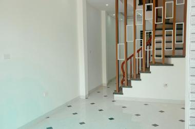 Hot quá! Nhà 33m 5 tầng phố Đông La ô tô vào cửa gần thiên đường Bảo sơn, Aeon Mall Hà Đông, Bến xe Yên Nghĩa nhỉnh 3,3 tỷ