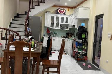 Bán nhà ngõ 120 Vĩnh Tuy, HBT - NGõ thông các ngả - Kinh doanh đỉnh- 53m2 x5T MT4m chỉ 7 tỷ