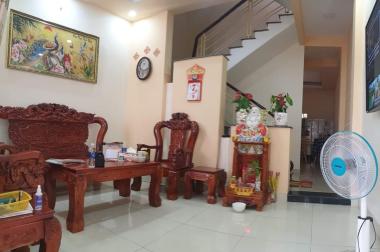 Bán nhà Lô Góc Thủ Đức, đường QL1K 3.9 tỷ, 60m2, Ô tô vào. .