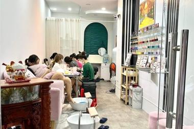 Sang nhượng Spa Nail, quận Tân Phú.