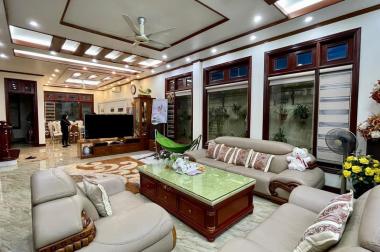 BÁN BIỆT THỰ 3 TẦNG KĐT CỘT 5,8 MỞ RỘNG,P.HỒNG HÀ,HẠ LONG. DT:312M2,MT:12M. !!