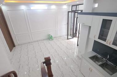 SIÊU PHẨM THÁI HÀ 30M2 CHỈ NHỈNH 2.5 TỶ NGÕ BA GÁC TRÁNH