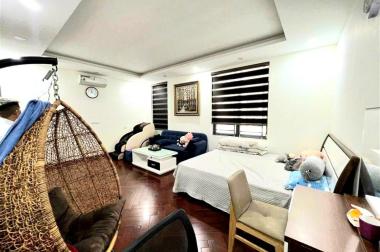 Bán nhà phân lô ngõ 2 Giảng Võ 61m2, xây 5 tầng, mặt tiền 5,6m, view vườn hoa, Giá 23,2 tỷ