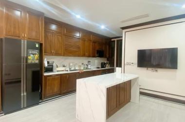 PHÂN LÔ,  Ô TÔ TRÁNH,7T THANG MÁY  PHỐ NGUYỄN VĂN HUYÊN 95M, 25.8 TỶ.