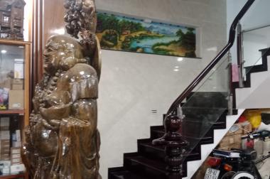Nhà đẹp để ở - kinh doanh, kiên cố, HXH, vị trí gần trung tâm giá nhỏ