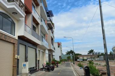 CHÍNH CHỦ BÁN LÔ ĐẤT 50M2 THỔ CƯ, GẦN CHỢ VÀ TRƯỜNG THPT NGUYỄN HỮU CẢNH, SỔ HỒNG RIÊNG.
