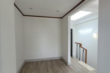 KHÚC THỪA DỤ - TRƯƠNG CÔNG GIAI - 50M2 X 7 TẦNG - THANG MÁY - MT4.1M VUÔNG ĐẸP - Ô TÔ 7 CHỖ VÀO