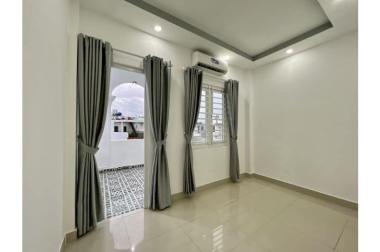 Cần bán nhà Nguyễn Sỹ Sách, Tân Bình, xe hơi đậu trước cửa, tặng nội thất, giá 5tỷ7