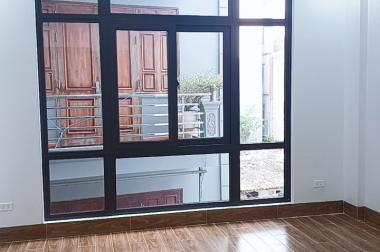 Bán nhà ngõ 27 đường Võ Chí Công, Nghĩa Đô, Cầu Giấy dt 40 m2 x 6 t thang máy mới giá 5,5 tỷ