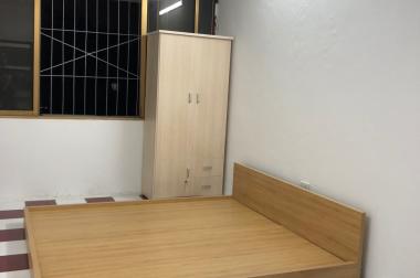 Chính chủ còn 2 phòng cần cho thuê tại nhà tập thể tầng 5, Lương Định Của, Phương Mai, Đống Đa