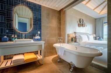 Cần tiền bán gấp biệt thự Centara Mũi Né Villa 3 phòng ngủ view biển, có hồ bơi