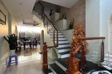BÁN GẤP NHÀ ĐẸP NGAY NGÃ TƯ- TRẦN ĐẠI NGHĨA - ĐẠI LA - HAI BÀ TRƯNG 76m 5 TẦNG GIÁ 7,5 TỶ