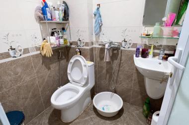 Bán căn hộ tòa A3-Đền Lừ 2, căn góc, 62m2, 2 ngủ, đủ nội thất và tiện ích. Giá 2,28 tỷ