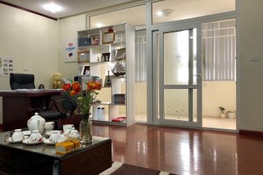 Cho thuê căn hộ chung cư Vinaconex1 289 Khuất Duy Tiến căn góc 3 mặt thoáng 207m 4PN view hồ