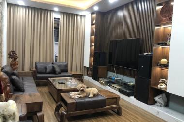 Bán nhà Mặt phố Nguyễn Văn Cừ - KD - MT 11m- Lô Góc - Nhỉnh 12 tỷ