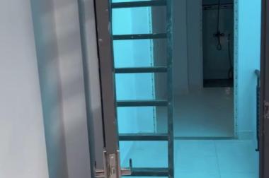 Cho thuê nhà nguyên căn mới xây Nguyễn Tri Phương, quận 10, DT 4x12,2m trệt 2 lầu ST